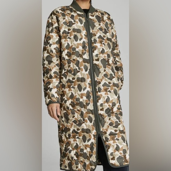 Everlane Jackets & Blazers - Everlane| The ReNew Long Liner-Biscotti Camo